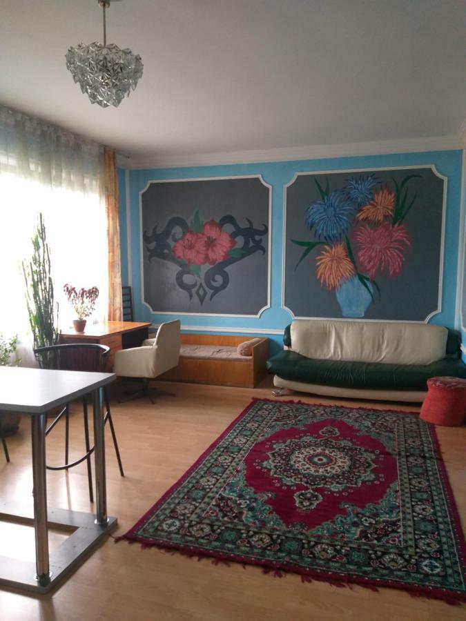 Shymhostle Vandrarhem Sjymkent Exteriör bild